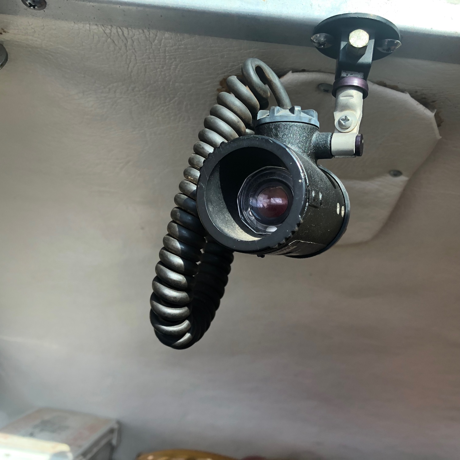 Red panel illumination light. This also appears to have been something that Peter Gluckmann installed in 1950 as part of changes to the instrument panel. 